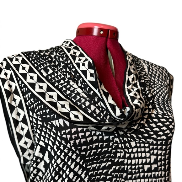 BCBGMAXAZRIA rayon spandex sleeveless pull on dress asymetrical collar - Picture 1 of 9